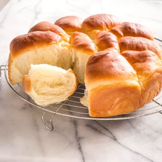 Fluffy Dinner Rolls